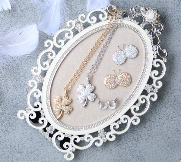 ピアス・イヤリングル モテジュエル グルーデコ スワロフスキー・クリスタル Motejewel